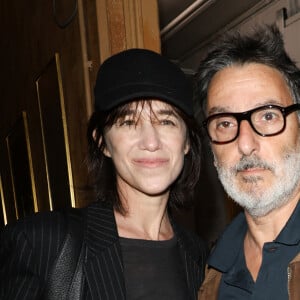 "La maison reste ouverte, elle n'est pas en danger" est-il néanmoins précisé auprès de nos confrères du Figaro.
Charlotte Gainsbourg et son compagnon Yvan Attal - Soirée de mobilisation "L'Europe contre l'antisémitisme" au théâtre Antoine à Paris le 3 juin 2024.