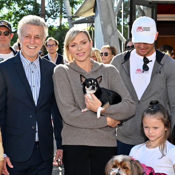 L'argent récolté au cours de cette journée sera reversé pour 30% à la Fondation Brigitte Bardot, 30% à la SPA monégasque et à l'association Rokethon.
La princesse Charlene de Monaco a participé au chapiteau de Fontvieille, à Monaco, le 5 octobre 2024