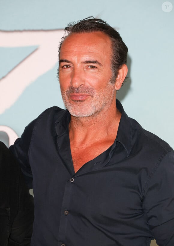 Pour mémoire, l'acteur réside dans cette commune des Hauts-de-Seine depuis 2015
Jean Dujardin - Première de la série "Zorro" à l'hôtel Le Marois à Paris. Les huit épisodes de cette nouvelle fiction sont à découvrir sur Paramount+ avant une diffusion fin 2024 sur France Télévisions.