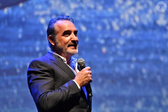 Jean Dujardin durant l'avant première mondiale au Grimaldi Forum à Monaco, le 9 février 2023, du film "Les gardiennes de la planète" réalisé par Jean-Albert Lièvre et raconté par J.Dujardin. Ce film est inspiré par le poème d'Heathcote Williams, "Whale Nation". Il nous fait découvrir le Groenland, le Mexique, l'Argentine, la Polynésie, mais aussi la Bretagne, la Méditerranée et la Normandie, l'Afrique du sud, l'Australie, le Tonga, le Kamtchatka ou encore l'Antarctique, Hawaï, et la Norvège. L'histoire commence par une baleine à bosse échouée sur un rivage isolé. Alors qu'un groupe d'hommes et de femmes organise son sauvetage, on découvre l'histoire extraordinaire des cétacés, citoyens des océans du monde, essentiels à l'écosystème de la planète depuis plus de 50 millions d'années. La sortie en salle se fera le 22 février. © Bruno Bebert / Bestimage