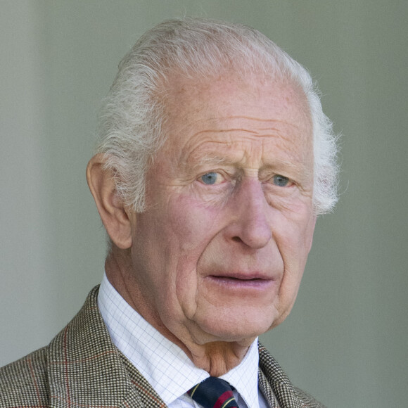 Charles III est toujours malade
Le roi Charles III d'Angleterre et Camilla Parker Bowles, reine consort d'Angleterre, partagent un fou rire lors du Braemar Gathering. © Goff / Bestimage 