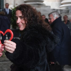 Mazarine Pingeot aux obsèques de l'ancien ministre de la Culture Frédéric Mitterrand en l'Eglise Saint-Thomas d'Aquin à Paris le 26 mars 2024.