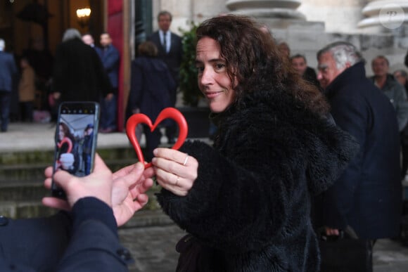 Mazarine Pingeot aux obsèques de l'ancien ministre de la Culture Frédéric Mitterrand en l'Eglise Saint-Thomas d'Aquin à Paris le 26 mars 2024.