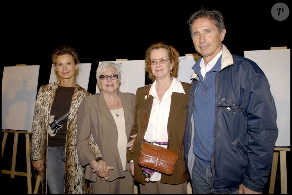 Marie-Sophie L., Line Renaud, Dominique Lavanant et Thierry Lhermitte - Conférence de presse de la fondation pour la recherche médicale et lancement d'une grande campagne de mobiisation pour l'avenir de la recherche médicale