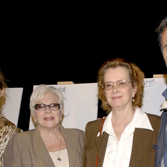 Marie-Sophie L., Line Renaud, Dominique Lavanant et Thierry Lhermitte - Conférence de presse de la fondation pour la recherche médicale et lancement d'une grande campagne de mobiisation pour l'avenir de la recherche médicale