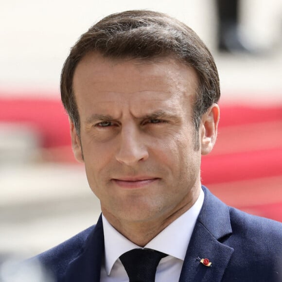 Emmanuel Macron a un projet précis en termes d'écologie pour le palais de l'Elysée
Le président français Macron passe en revue les troupes lors de sa cérémonie d'assermentation pour un second mandat présidentiel, dans les jardins du palais de l'Élysée à Paris, en France © Stéphane Lemouton/Bestimage 