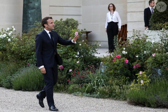 Le président de la république, Emmanuel Macron pose en présence des acteurs du Sommet " Tech For Good " dans les jardins du palais de l'Elysée, Paris, France, le 15 mai 2019.© Stéphane Lemouton / Bestimage 