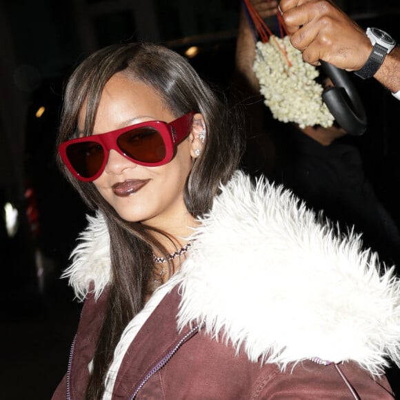 Ou le petit dernier ?
Rihanna après un dîner romantique avec son petit ami Asap Rocky au restaurant Zeffirino près des Champs Elysées à Paris, le 21 juin 2024, après le défilé d'Asap lors de la semaine de la mode masculine à Paris. Photo par Aissaoui Nacer/Splash News/ABACAPRESS.COM