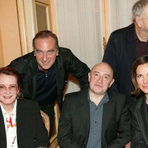 Archives - Dominique Lavanant, Yves Lecoq, Michel Blanc, Carole Bouquet, Jean-Claude Carrière et Charlotte Rampling - La Fête "Le Vin et le temps" au restaurant du Ritz à Paris le 03/01/2004. Carole Bouquet est ambassadrice de Fombrauge dont B. Magrez est le propriétaire. © Jean-Claude Woestelandt / Bestimage