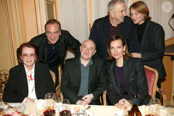 Archives - Dominique Lavanant, Yves Lecoq, Michel Blanc, Carole Bouquet, Jean-Claude Carrière et Charlotte Rampling - La Fête "Le Vin et le temps" au restaurant du Ritz à Paris le 03/01/2004. Carole Bouquet est ambassadrice de Fombrauge dont B. Magrez est le propriétaire. © Jean-Claude Woestelandt / Bestimage