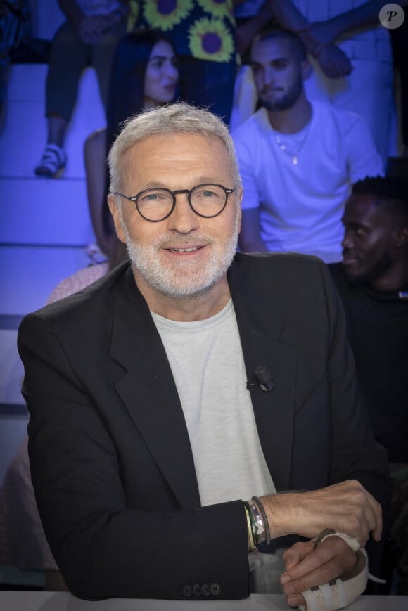 Exclusif - Laurent Ruquier sur le plateau de l'émission Touche pas à mon poste (TPMP) diffusée en direct sur C8 le 30 août 2022 et présentée par C.Hanouna. © Jack Tribeca / Bestimage 