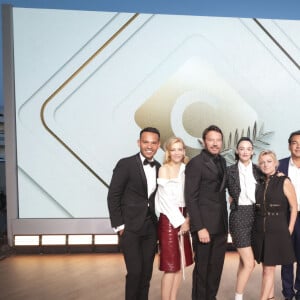 Exclusif - Mohamed Bouhafsi, Celine Salette, Samuel Lebihan, Charlotte Le Bon, Anne-Elisabeth Lemoine, Patrick Cohen, Santa, Bertrand Chameroy, Pierre Lescure sur le plateau de l'émission "C à vous" lors du 77ème Festival International du Film de Cannes (14 - 25 mai 2024), le 24 mai 2024. © Jack Tribeca / Bestimage No web pour la Belgique et la Suisse