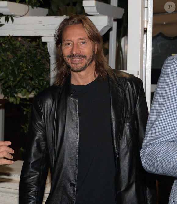 Toutefois, le DJ se dit content de la promotion que le générique produit pour son titre, "Love Generation"
Bob Sinclar à Sanremo pour un dîner et une soirée extraordinaire au Bay Club, Italie, le 6 août 2023. Photo par Bonomo Antonino/IPA/ABACAPRESS.COM