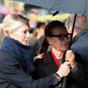 Carole Bouquet lors de la cérémonie d'enterrement de l'acteur français Michel Blanc à l'église Saint Eustache à Paris, France, le 10 octobre 2024. Il est décédé le 4 octobre à la suite d'une crise cardiaque consécutive à un choc anaphylactique. Michel Blanc était connu pour son rôle du célibataire maladroit Jean-Claude Dusse dans le film " Les Bronzés " de 1978. Photo par Florian Poitout/ABACAPRESS.COM