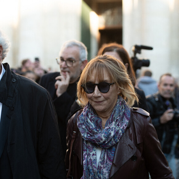 Loin de la rancoeur, la troupe a su, ce jeudi, allier rires et émotions, et rendre un hommage fidèle à l'esprit joyeux de Michel Blanc.
Marie-Anne Chazel lors des funérailles de l'acteur français Michel Blanc à l'église Saint Eustache à Paris, France, le 10 octobre 2024. Il est décédé le 4 octobre à la suite d'une crise cardiaque consécutive à un choc anaphylactique. Michel Blanc était connu pour son rôle du célibataire maladroit Jean-Claude Dusse dans le film " Les Bronzés " de 1978. Photo par Florian Poitout/ABACAPRESS.COM