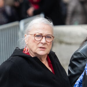 Josiane Balasko et George Aguilar lors de la cérémonie d'enterrement de l'acteur français Michel Blanc à l'église Saint Eustache à Paris, France, le 10 octobre 2024. Il est décédé le 4 octobre à la suite d'une crise cardiaque consécutive à un choc anaphylactique. Michel Blanc était connu pour son rôle du célibataire maladroit Jean-Claude Dusse dans le film " Les Bronzés " de 1978. Photo par Florian Poitout/ABACAPRESS.COM