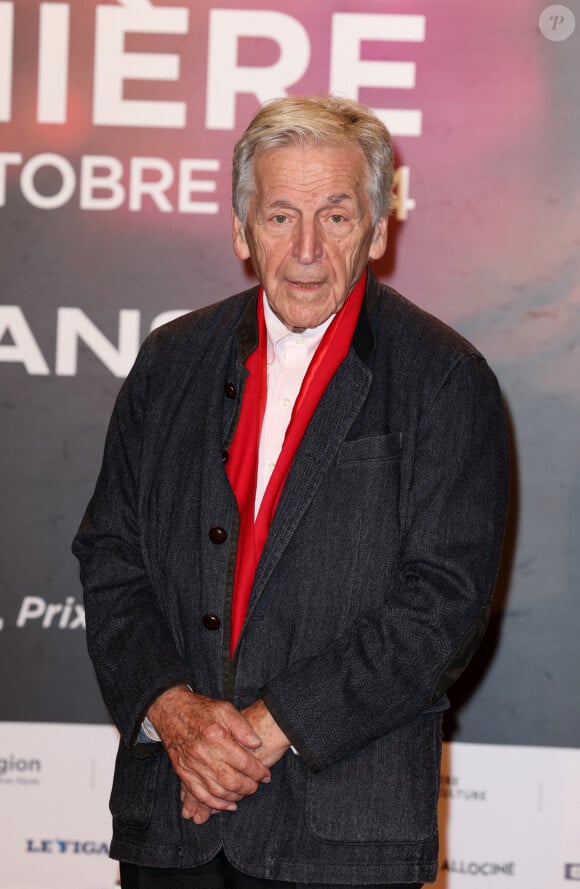 Costa Gavras au photocall de la cérémonie d'ouverture de la 15ème édition du festival Lumière à la Halle Tony Garnier de Lyon le 12 octobre 2024. © Dominique Jacovides / Bestimage