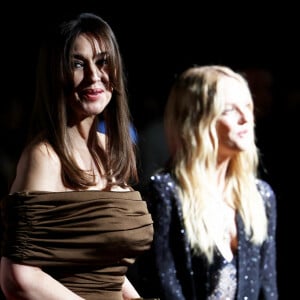 L'icône française s'est retrouvée au côté de l'icône italienne Monica Bellucci
Monica Bellucci et Vanessa Paradis au photocall de la cérémonie d'ouverture de la 15ème édition du festival Lumière à la Halle Tony Garnier de Lyon le 12 octobre 2024. © Dominique Jacovides / Bestimage