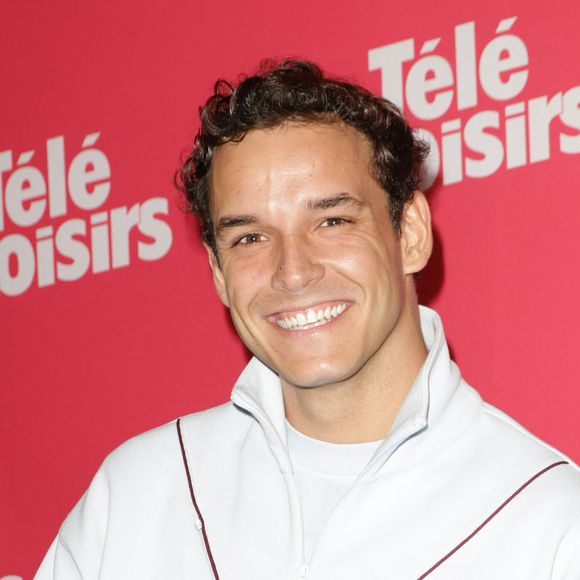 Théo Curin - Photocall de la soirée "Télé Loisirs Awards 2024" aux Jardins du Pont-Neuf à Paris le 23 septembre 2024. © Coadic Guirec/Bestimage