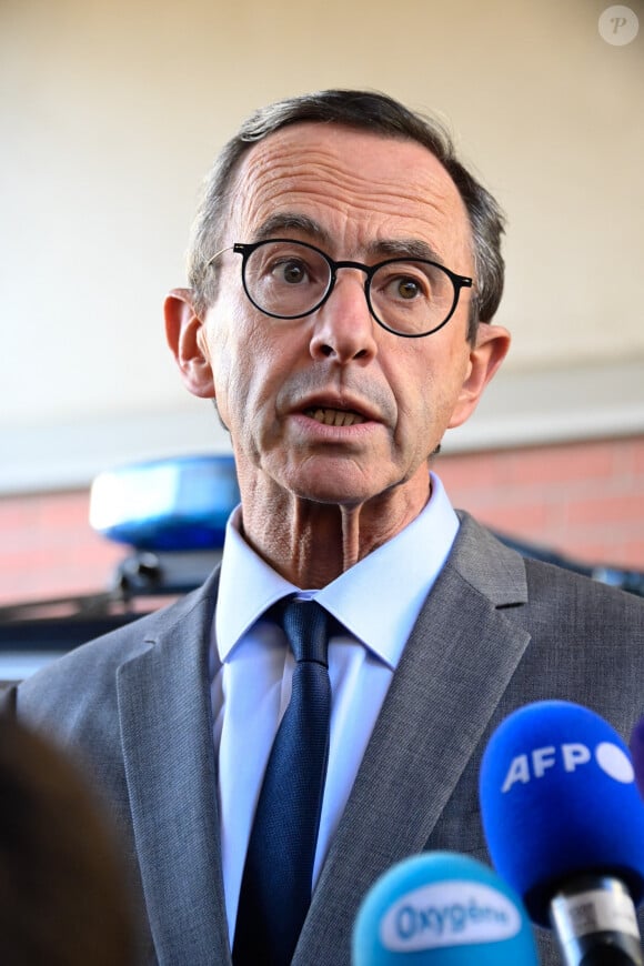 Bruno Retailleau (ministre de l'Intérieur) visite le centre de rétention administrative le 11 octobre 2024 au Mesnil Amelot, France. Federico Pestellini/Panoramic/Bestimage