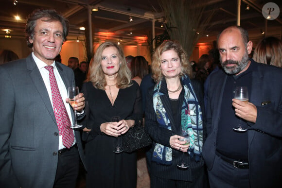 Jean-Noël Mirande, Valérie Trierweiler, Sarah Biasini et Antoine Lacronique à la soirée de gala Enfance Majuscule à Salle Gaveau à Paris le 7 octobre 2024. Enfance Majuscule milite activement pour une libération de la parole des victimes, et pour une réelle prise en compte par les pouvoirs publics des violences et des maltraitances quotidiennes subies par les enfants. © Bertrand Rindoff / Bestimage 