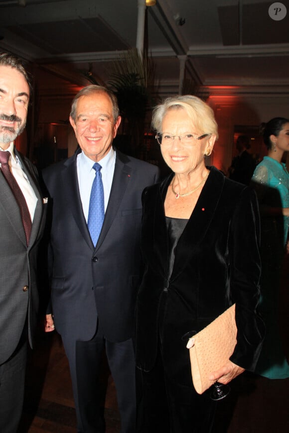 Michèle Alliot-Marie et son compagnon Patrick Ollier lors de la soirée de gala "Enfance Majuscule" au profit de l'enfance maltraitée à la Salle Gaveau à Paris le 7 octobre 2024. Enfance Majuscule milite activement pour une libération de la parole des victimes, et pour une réelle prise en compte par les pouvoirs publics des violences et des maltraitances quotidiennes subies par les enfants. © Philippe Baldini / Bestimage 