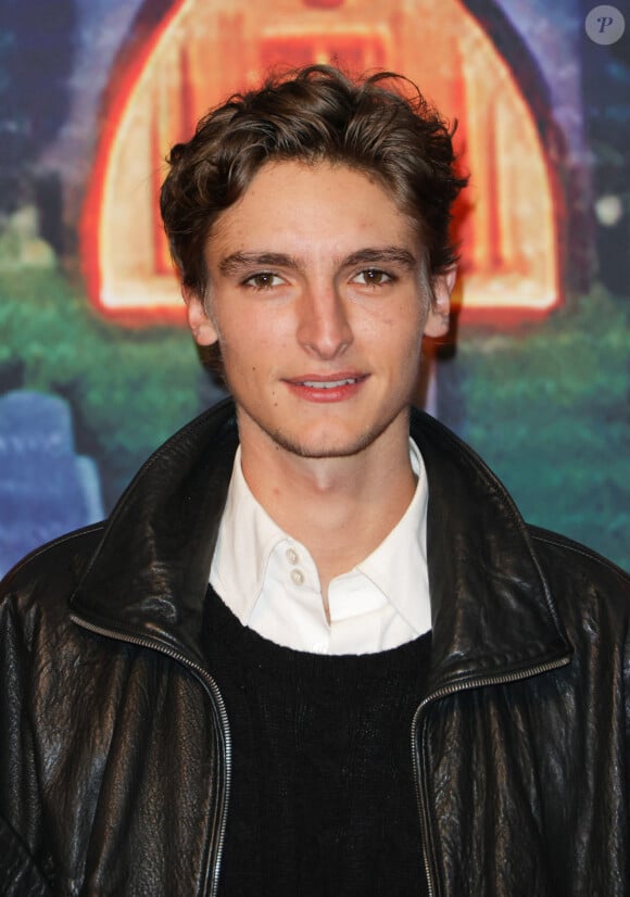 Vassili Schneider - Avant-première de la série "Loups Garous" au Grand Rex à Paris. Le 2 octobre 2024 © Coadic Guirec / Bestimage