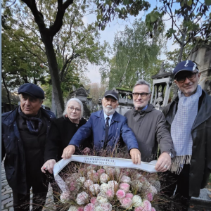 La troupe du Splendid réunie pour rendre un dernier hommage à Michel Blanc lors de ses obsèques, malgré l'absence de Marie-Anne Chazel.