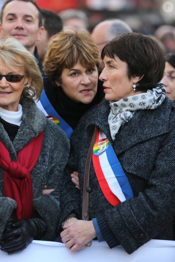 Par le passé, Dominique Voynet a été avec un homme plus jeune qu'elle

Dominique Voynet - Manifestation " Mariage pour tous " a Paris, en faveur du droit au mariage pour tous les couples et de l'homoparentalite, le 16 decembre 2012.