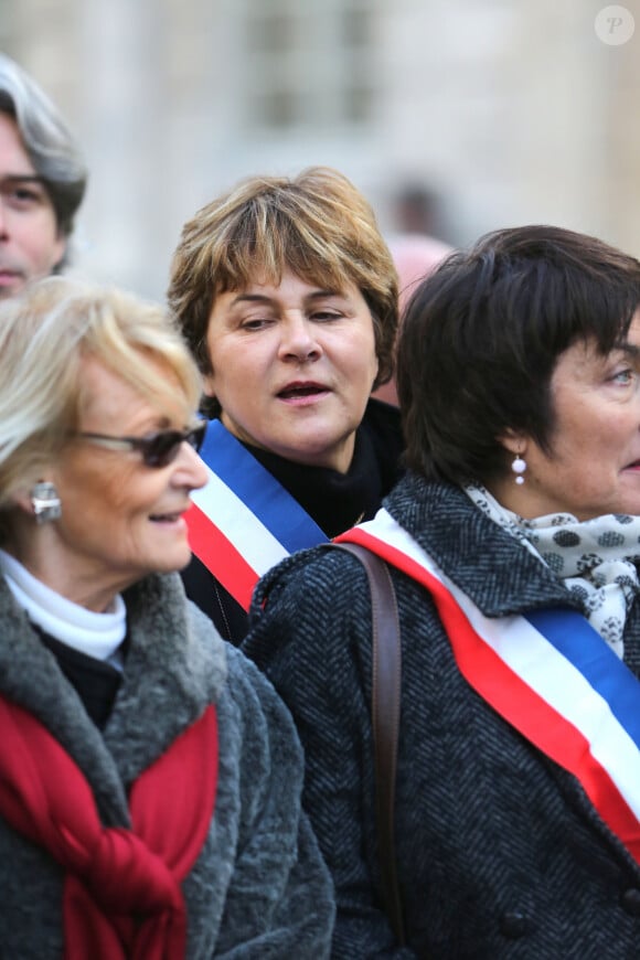 Dominique Voynet - Manifestation « Mariage pour tous » a Paris, en faveur du droit au mariage pour tous les couples et de l'homoparentalite, le 16 decembre 2012.