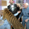 Michel Klein parti à 103 ans : Cette séquence culte où il a sauvé Dorothée d'un tigre qui s'était jeté sur elle