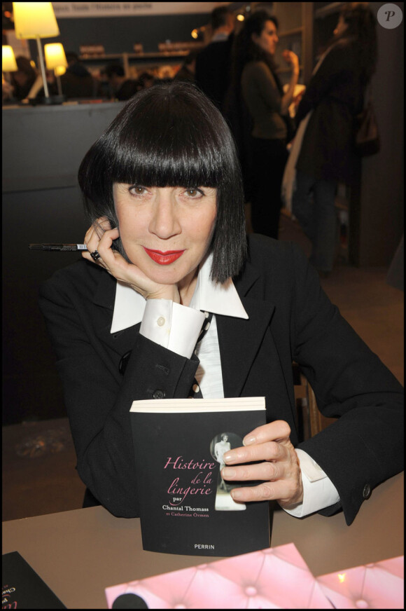 Chantal Thomass lors du Salon du livre à Paris le 28 mars 2010
