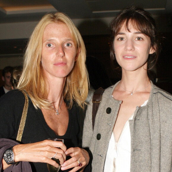 Et bien de Sandrine Kiberlain !
Sandrine Kiberlain et Charlotte Gainsbourg, soirée au restaurant "Flora Danica" apès la 1ère du film "Ils se marièrent et eurent beaucoup d'enfants" d'Yvan Attal.