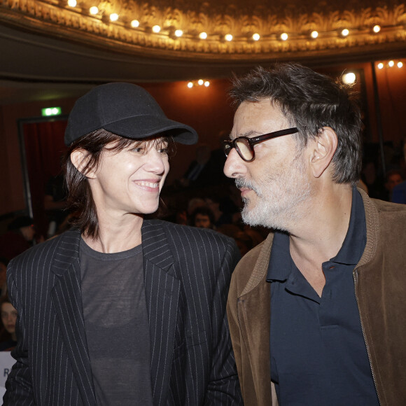 Charlotte Gainsbourg et son compagnon Yvan Attal - Soirée de mobilisation "L'Europe contre l'antisémitisme" au théâtre Antoine à Paris le 3 juin 2024. © Cédric Perrin/Bestimage