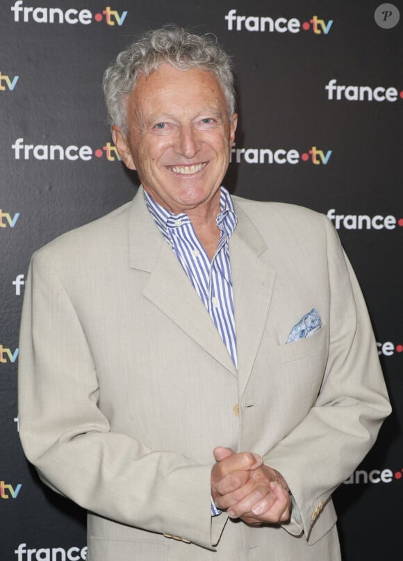 Nelson Monfort au photocall de la conférence de presse de rentrée de France Télévisions à Paris, France, le 4 septembre 2024. © Coadic Guirec/Bestimage 