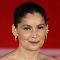 Laetitia Casta divine à Rome en robe asymétrique, elle retrouve un ex sur le tapis rouge !