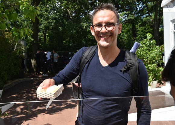 Exclusif - Julien Courbet au bar Magnum lors des Internationaux de France de Tennis de Roland Garros à Paris, le 7 juin 2018. © Veeren/Bestimage 