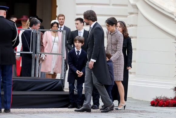 Raphaël Elmaleh, Dimitri Rassam, Charlotte Casiraghi et La princesse Alexandra de Hanovre - La famille princière de Monaco dans la cour du palais lors de la Fête Nationale de la principauté de Monaco le 19 novembre 2022. © Dominique Jacovides / Bruno Bebert / Bestimage 