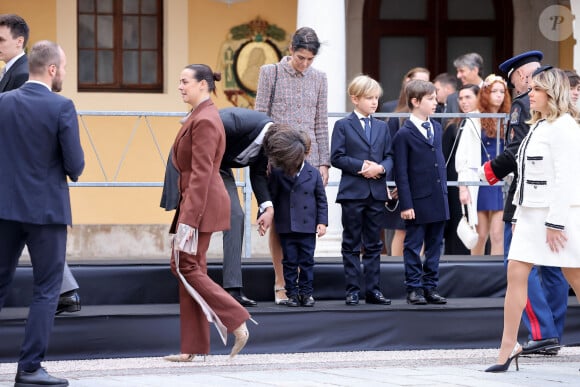 Pauline Ducruet, Charlotte Casiraghi, Sasha Casiraghi, Raphaël Elmaleh - La famille princière de Monaco dans la cour du palais lors de la Fête Nationale de la principauté de Monaco le 19 novembre 2022. © Dominique Jacovides / Bruno Bebert / Bestimage 