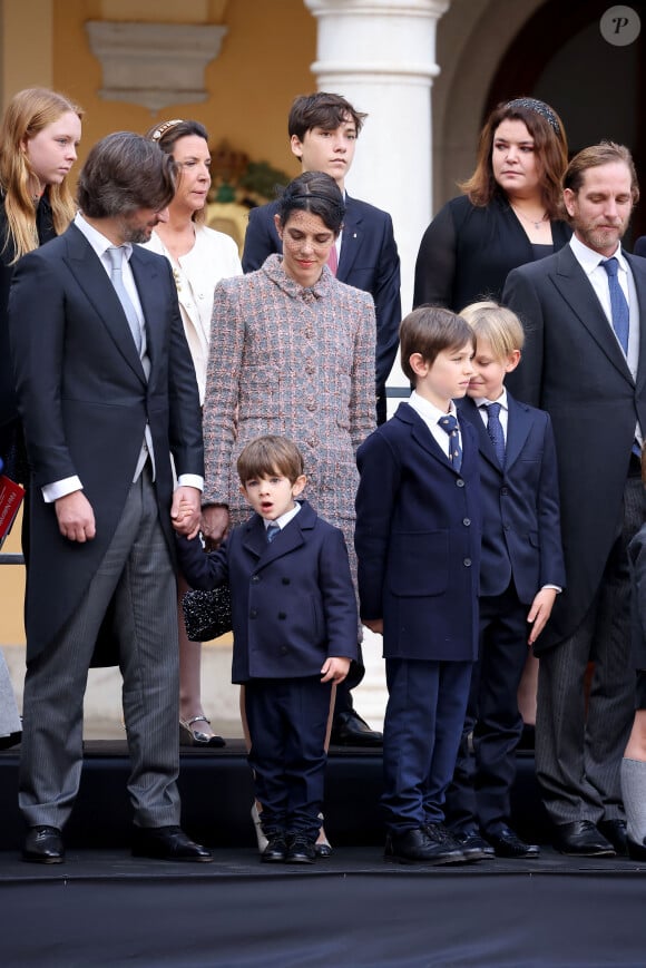 Dimitri Rassam, Charlotte Casiraghi, Raphaël Elmaleh et Balthazar Rassam - La famille princière de Monaco dans la cour du palais lors de la Fête Nationale de la principauté de Monaco le 19 novembre 2022. © Dominique Jacovides / Bruno Bebert / Bestimage 