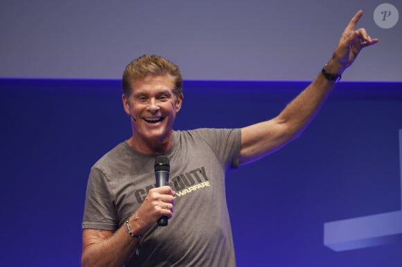 David Hasselhoff présente le jeu "Call of Duty : infinite warfare" lors du salon Gamescom 2016 à Cologne le 18 août 2016. © Future-Image via ZUMA Press / Bestimage