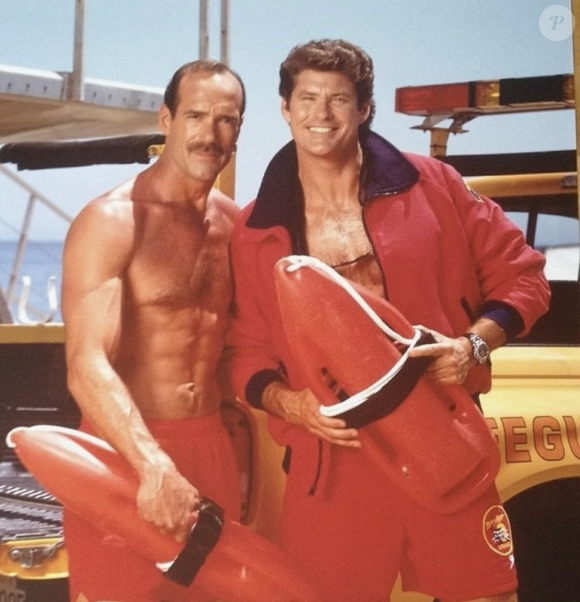 Michael Newman jouait son propre rôle de sauveteur dans la série 
Capture d'écran Instagram de @davidhasselhoff