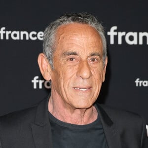 Thierry Ardisson au photocall pour la conférence de presse de rentrée de France TV à la Grande Halle de la Villette à Paris, France, le 11 juillet 2023. © Coadic Guirec/Bestimage 