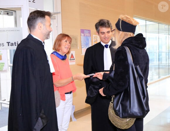 Gisèle Pélicot et ses avocats Antoine Camus et Stéphane Babonneau - Reprise du procès des viols de Mazan: Gisèle Pélicot et quelques uns des prévenus au palais de justice d'Avignon lors du procès de son ex-mari Dominique Pelicot, accusé de l'avoir droguée pendant près de dix ans et d'avoir invité des inconnus à la violer à leur domicile de Mazan, une petite ville du sud de la France, à Avignon. Le 16 septembre 2024. © Franz Chavaroche / Bestimage 