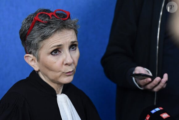 "Elle a dû porter un corset pendant huit mois"
Béatrice Zavarro, l'avocate de Dominique Pelicot - Procès des viols de Mazan au palais de justice d'Avignon le 17 septembre 2024. © William Cannarella/Panoramic/Bestimage 