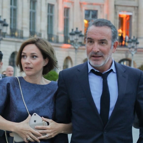 Jean Dujardin est pris de nostalgie. Il postait une photo de lui adolescent, il y a quelques jours, sur Instagram avec en légende : "Regarder devant".
$Exclusif - Jean Dujardin et sa femme Nathalie Péchalat arrivent à la cérémonie " Laureus World Sports Awards" 