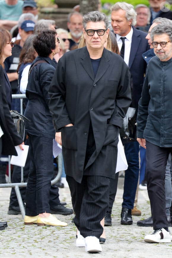 Marc Lavoine - Arrivées aux obsèques de l'auteure-compositrice-interprète et actrice française Françoise Hardy au crématorium du cimetière du Père-Lachaise à Paris, France, le 20 juin 2024. © Jacovides-Moreau/Bestimage 