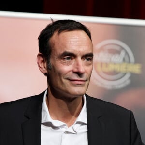 Anthony Delon au photocall de la cérémonie de remise du prix lumière de la 16ème édition du Festival Lumière à l'Amphithéâtre - Centre de Congrès à Lyon, France, le 18 octobre 2024. © Dominique Jacovides/Bestimage 