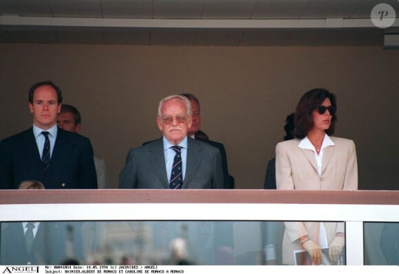 Le prince Albert, la princesse Caroline et le prince Rainier de Monaco.