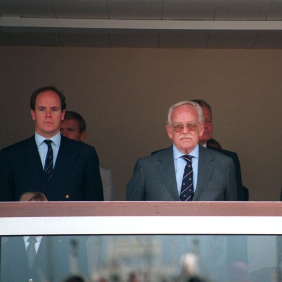 Le prince Albert, la princesse Caroline et le prince Rainier de Monaco.